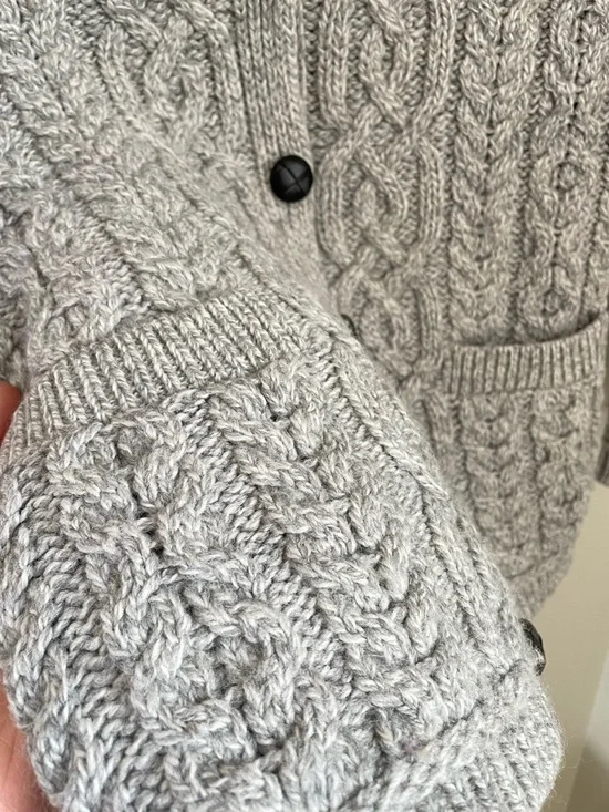 SAOL Ireland Aran 100% Merino Wool Cable Knit Button Cardigan Grey Size Small - Picture 7 of 11